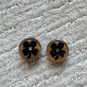 (Auth) Chanel CC Clover Clip-on Earrings
